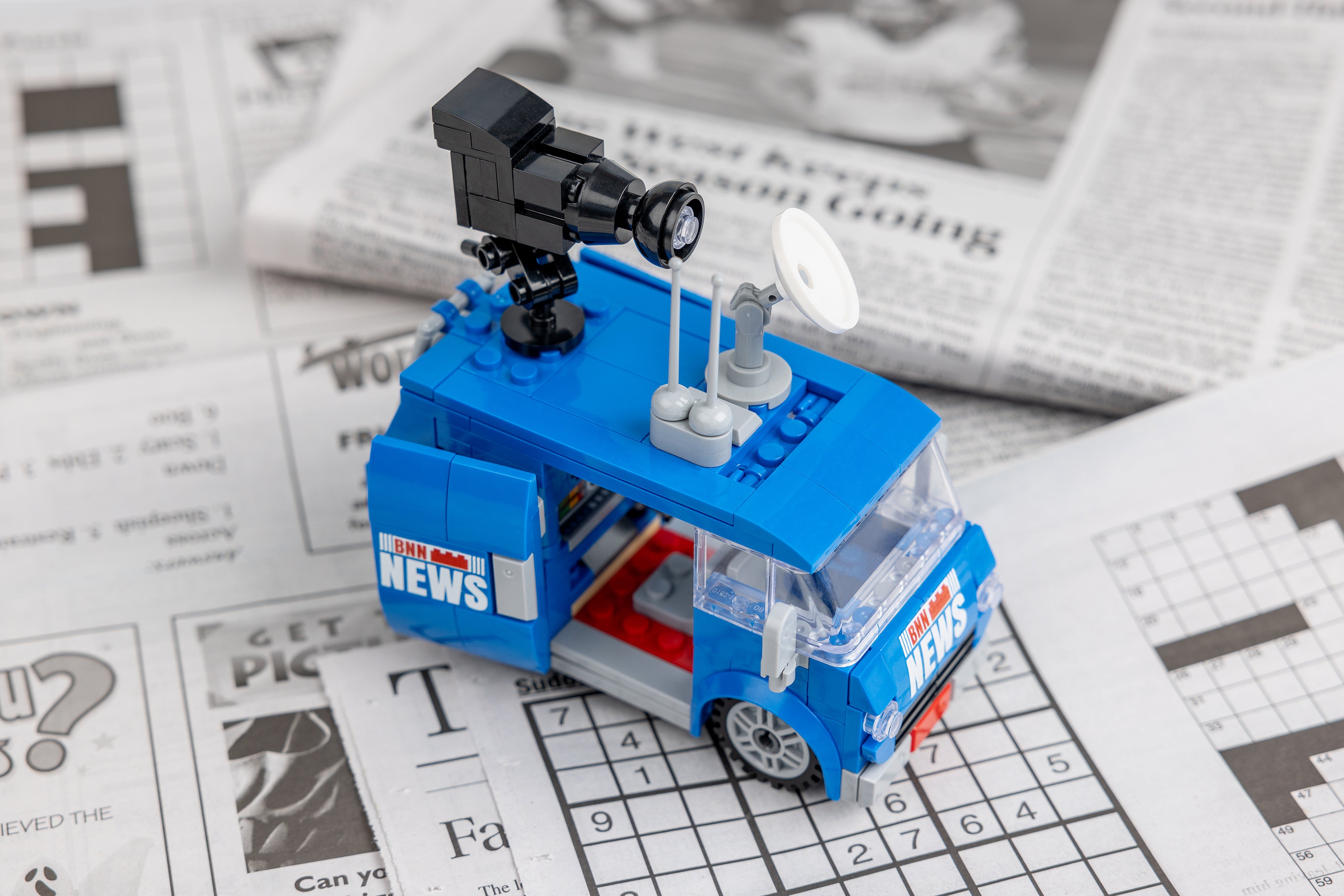 Brickin Nightly News Van Brick Set Brick Loot