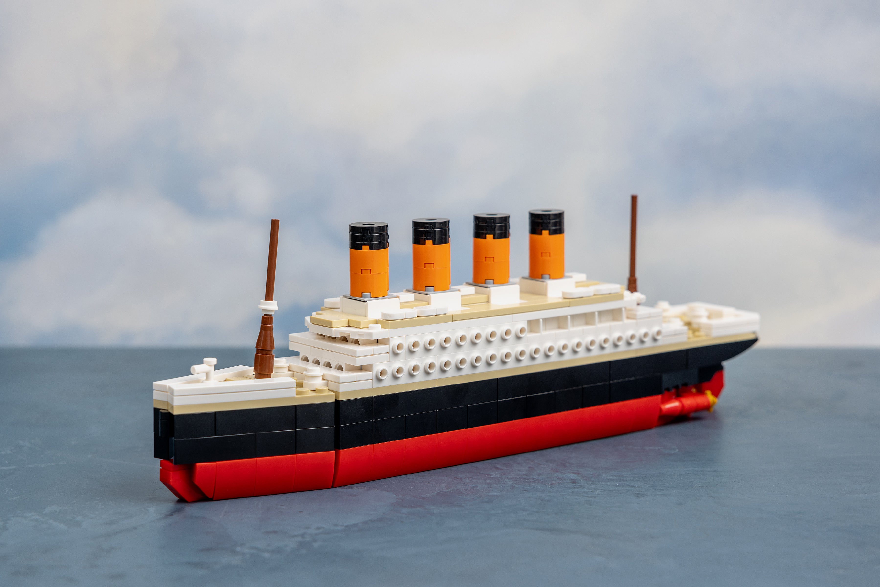 Large Titanic Ship 390 Pieces Brick Loot