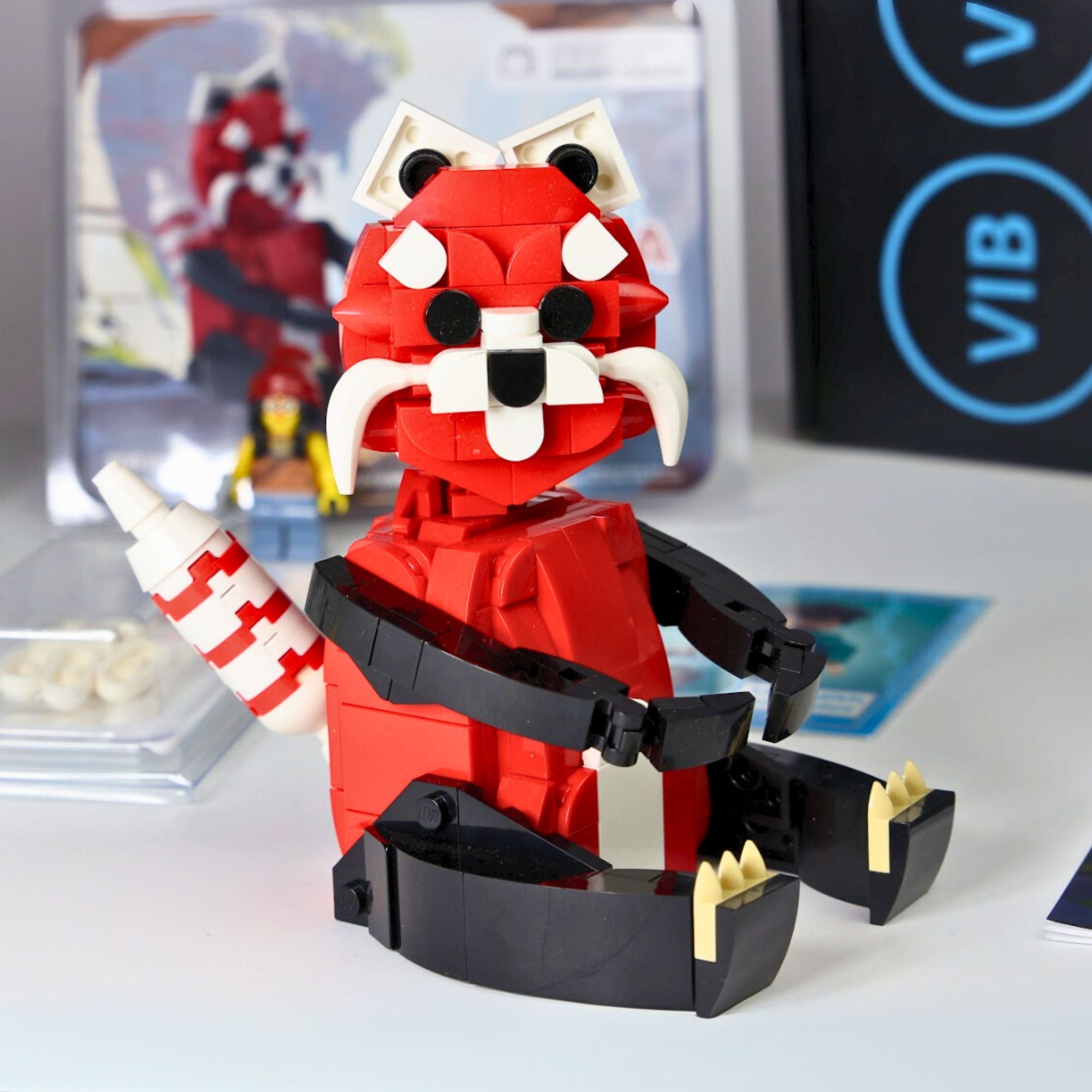 Red Panda – Exclusive 100% LEGO Brick Build by Meredith Najewicz