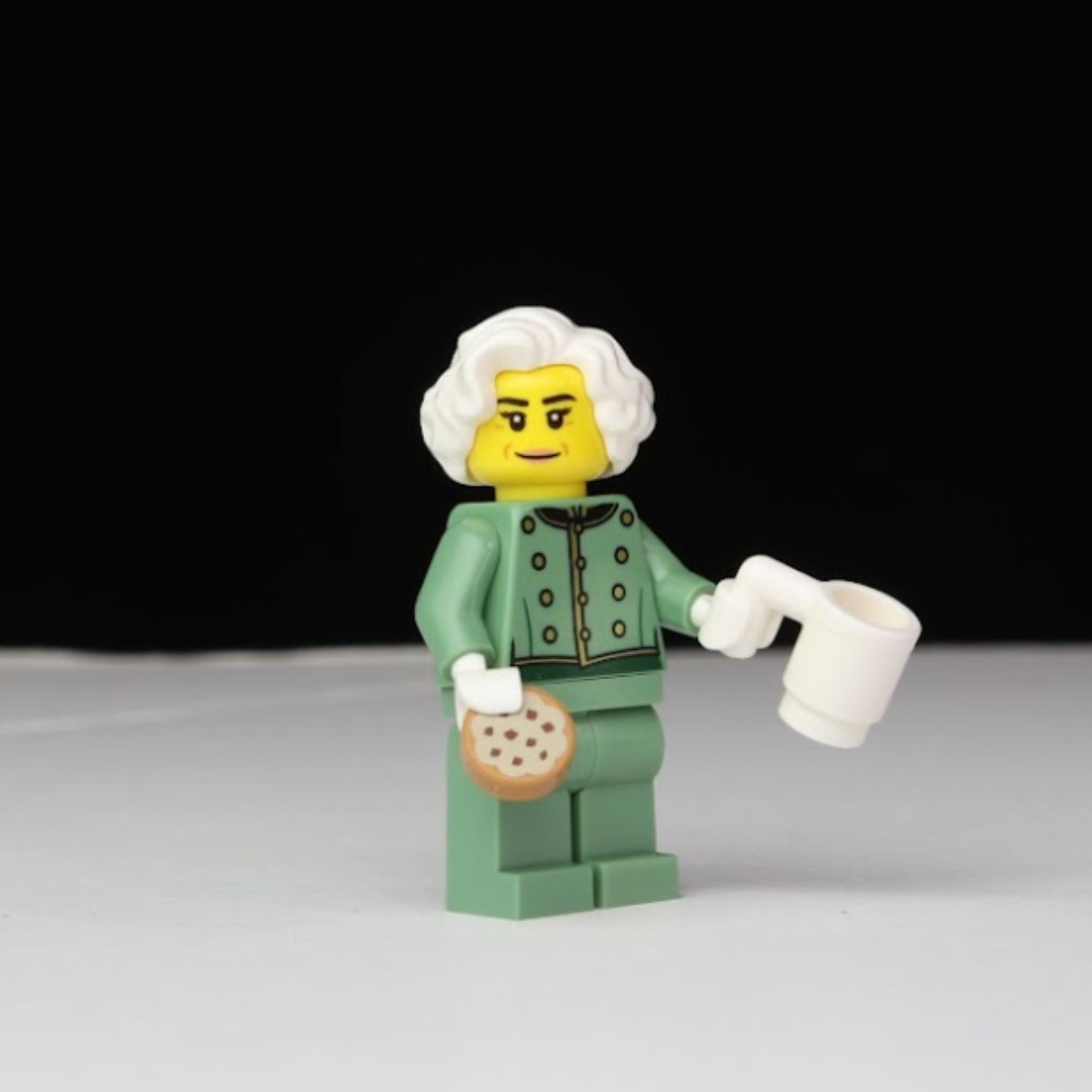 Mrs. Claus - Custom Built 100% LEGO Minifigure