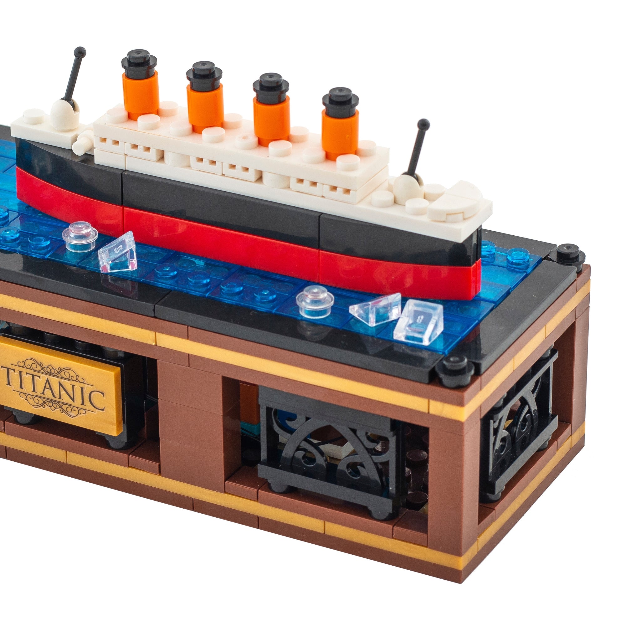 Moving Titanic Ship Brick Set - with LED Light Kit