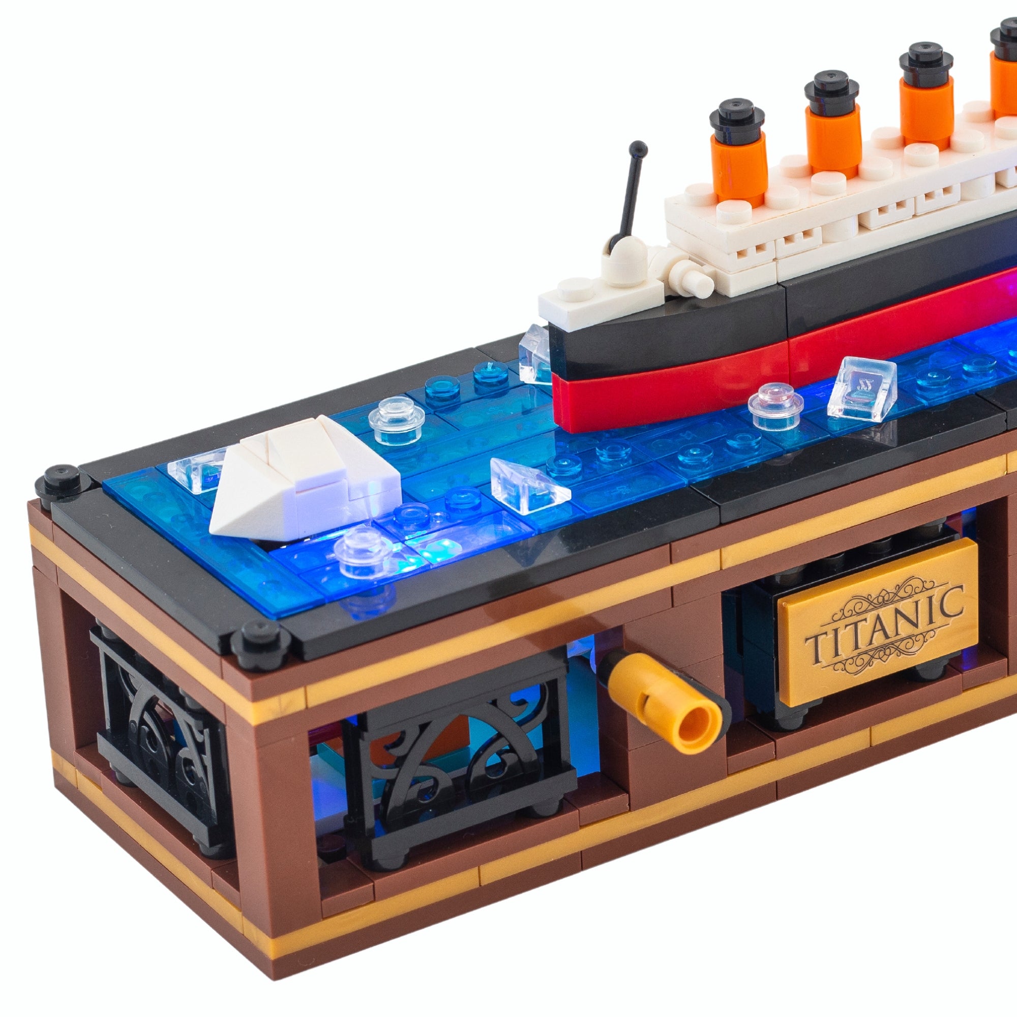 Moving Titanic Ship Brick Set - with LED Light Kit